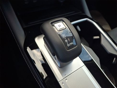 New 2026 Mitsubishi Outlander SE image 9