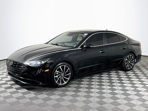 Used 2023 Hyundai Sonata Limited w/ Cargo Package FWD image 4