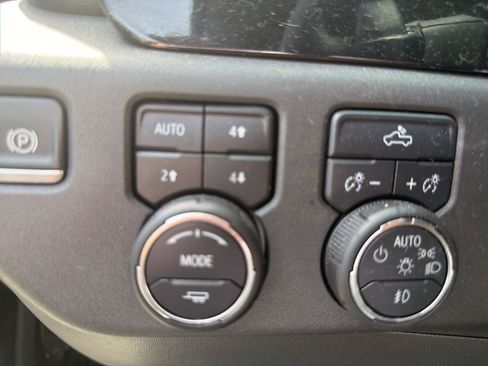 Used 2025 Chevrolet Silverado 1500 LT Trail Boss w/ LPO, Dark Essentials Package image 21