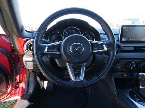 Used 2016 MAZDA MX-5 Miata Club image 18