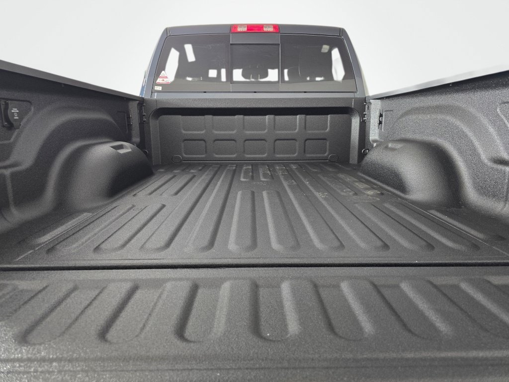 New 2026 RAM 2500 Laramie w/ Night Edition AWD/4WD image 17