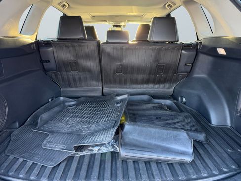 Used 2022 Toyota RAV4 XLE Premium image 15