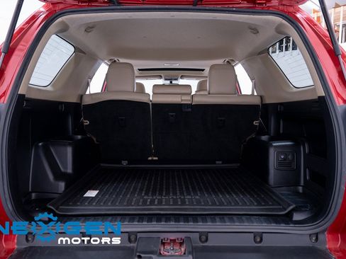 Used 2018 Toyota 4Runner SR5 Premium image 40