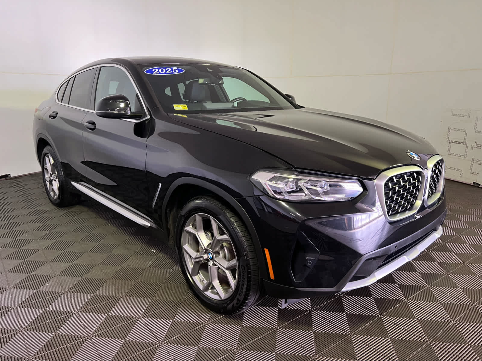 Used 2025 BMW X4 xDrive30i AWD/4WD image 1