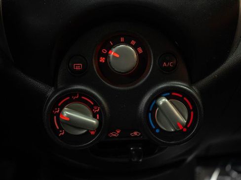 Used 2014 Nissan Versa Note SV image 19
