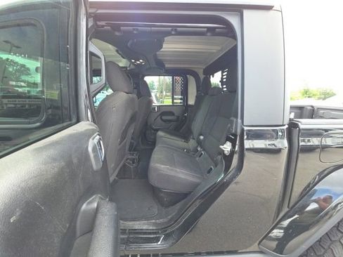 Used 2023 Jeep Gladiator Sport AWD/4WD image 28