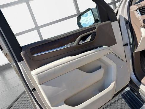 Used 2022 GMC Yukon Denali w/ Denali Premium Package AWD/4WD image 26