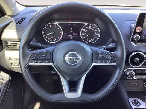 Used 2023 Nissan Sentra SV image 17