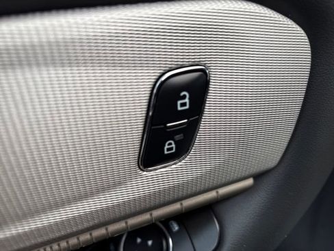 Used 2025 Ford Explorer Active w/ Active Comfort Package image 14