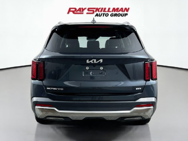 Used 2024 Kia Sorento S AWD/4WD image 6
