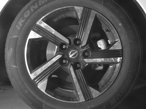 Used 2025 Nissan Sentra SV FWD image 13