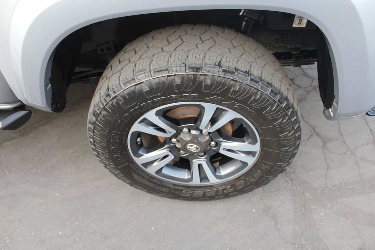 Used 2017 Toyota Tacoma TRD Sport RWD image 14