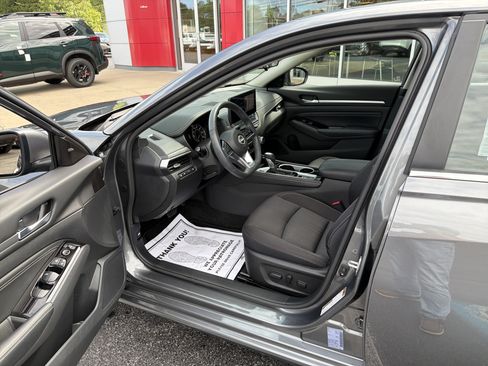 Certified 2023 Nissan Altima 2.5 SV w/ SV Premium Package AWD/4WD image 1
