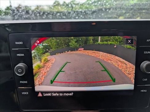 Certified 2025 Volkswagen Jetta SE w/ Sunroof Package FWD image 36