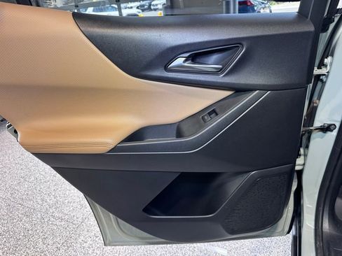 Used 2025 Chevrolet Equinox ACTIV w/ Safety and Technology Package AWD/4WD image 39