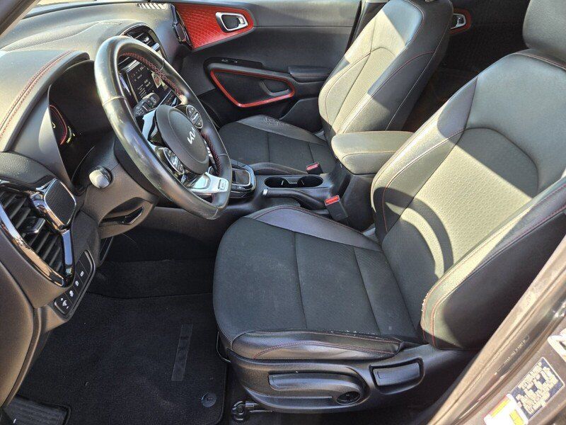 Used 2024 Kia Soul GT-Line FWD image 11