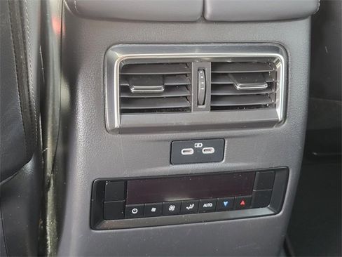 Certified 2024 MAZDA CX-90 3.3 Turbo w/ Preferred Plus image 17