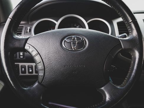 Used 2010 Toyota Tacoma 4x4 Access Cab V6 image 8