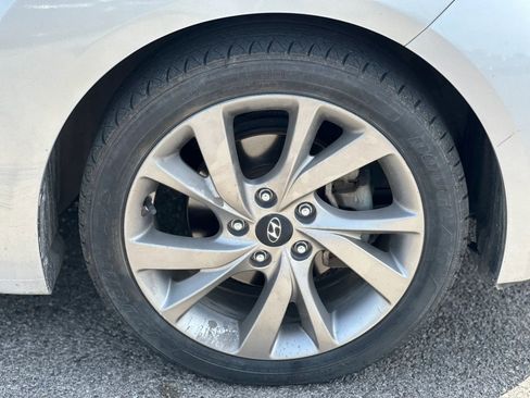 Used 2017 Hyundai Veloster image 22