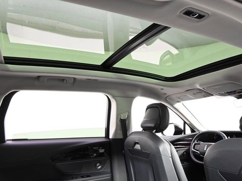 New 2026 Lincoln Nautilus Reserve AWD/4WD image 17
