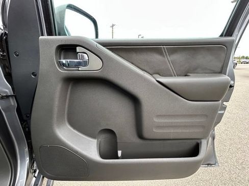 Used 2020 Nissan Frontier PRO-4X w/ Pro-4x Utility Package AWD/4WD image 36