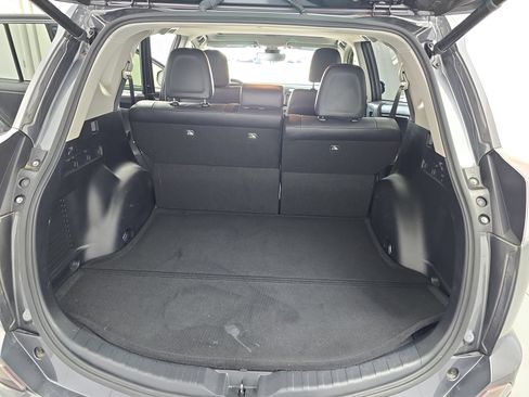 Used 2018 Toyota RAV4 Limited FWD image 12