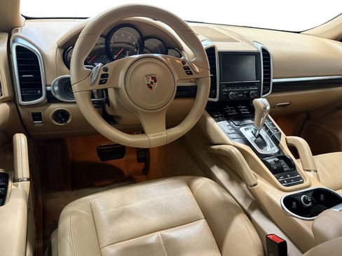 Used 2011 Porsche Cayenne AWD/4WD image 16