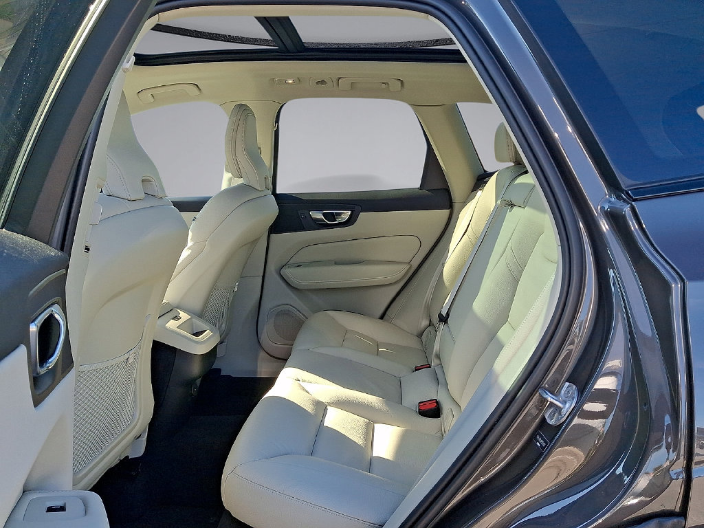 Certified 2024 Volvo XC60 B5 Plus w/ Protection Package Premier AWD/4WD image 26