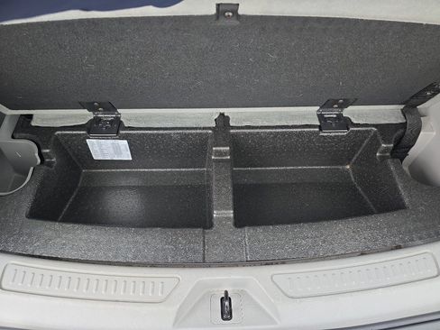 Used 2018 GMC Acadia SLT image 30