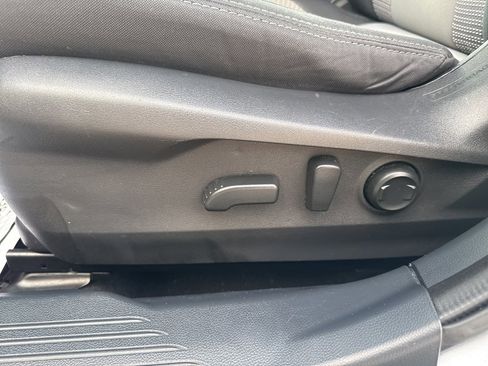 Used 2022 Subaru Outback Premium image 17