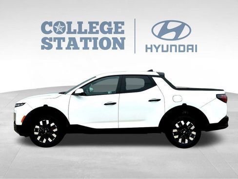 Used 2025 Hyundai Santa Cruz SE FWD image 7