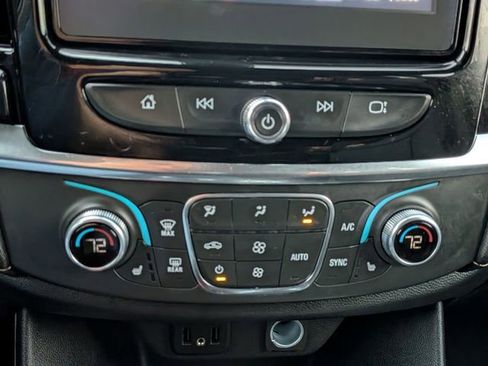 Certified 2023 Chevrolet Traverse LT image 25