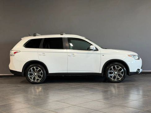 Used 2015 Mitsubishi Outlander GT AWD/4WD image 4