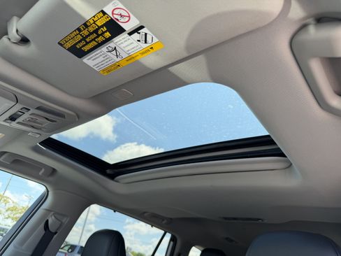 Certified 2025 Toyota Highlander XLE AWD/4WD image 15