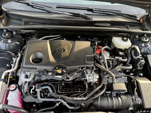 Used 2025 Toyota Camry SE image 30