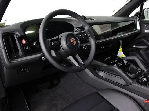 New 2026 Porsche Cayenne image 4