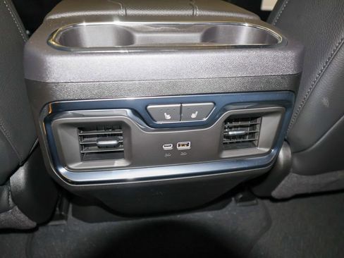 New 2026 GMC Sierra 2500 Denali w/ Denali Reserve Package image 13