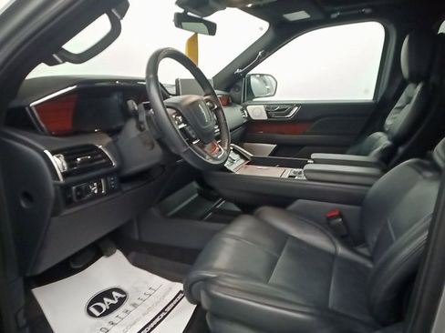 Used 2024 Lincoln Navigator L Reserve w/ Equipment Group 201A image 6