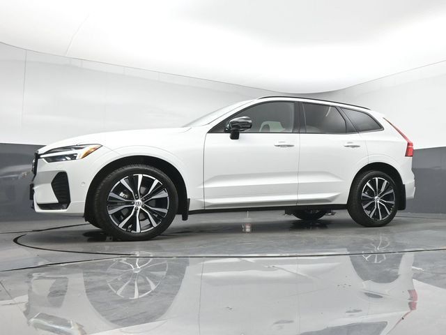 Used 2024 Volvo XC60 B5 Plus w/ Protection Package Premier AWD/4WD image 39