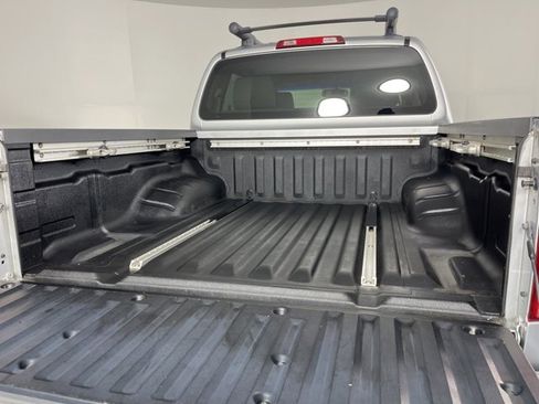 Used 2008 Nissan Frontier LE w/ Side & Curtain Airbag Pkg image 18