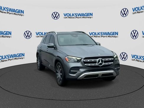 Used 2025 Mercedes-Benz GLE 450 4MATIC image 2