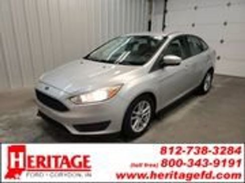 Used 2018 Ford Focus SE FWD image 1