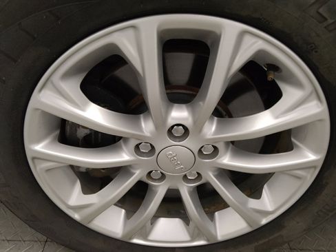 Used 2019 Jeep Cherokee Latitude w/ Popular Appearance Group FWD image 31