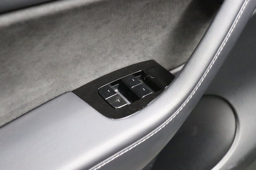 Used 2020 Tesla Model Y Long Range AWD/4WD image 28