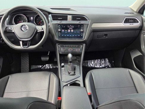 Used 2021 Volkswagen Tiguan SE FWD image 14