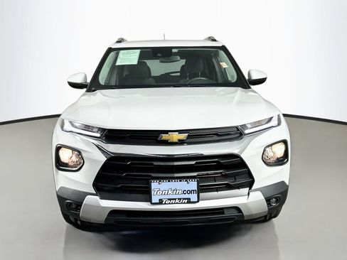Used 2023 Chevrolet TrailBlazer LT AWD/4WD image 2