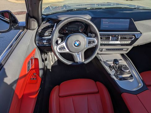 Used 2022 BMW Z4 sDrive30i w/ M Sport Package image 30