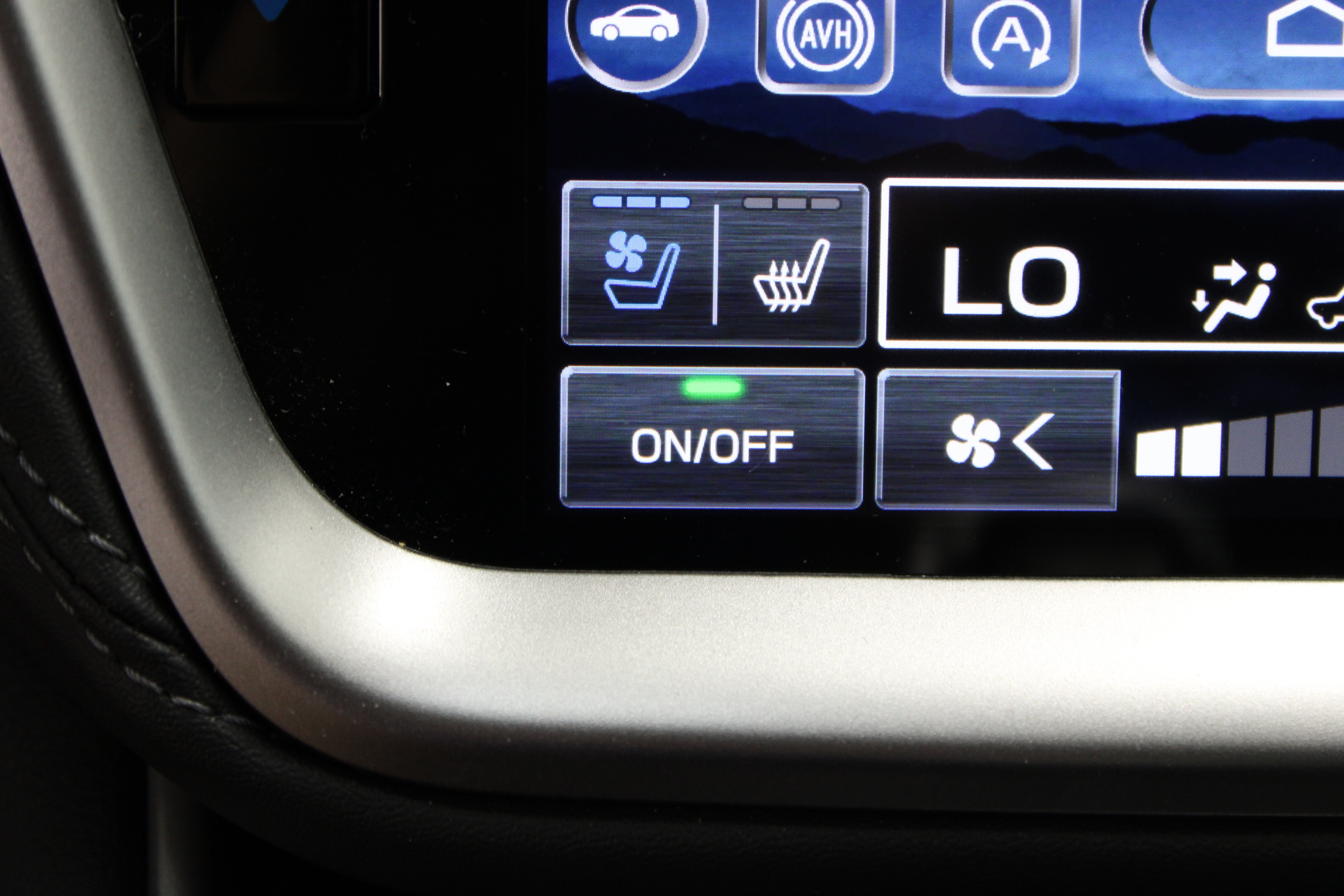 Used 2025 Subaru Outback Touring XT AWD/4WD image 23