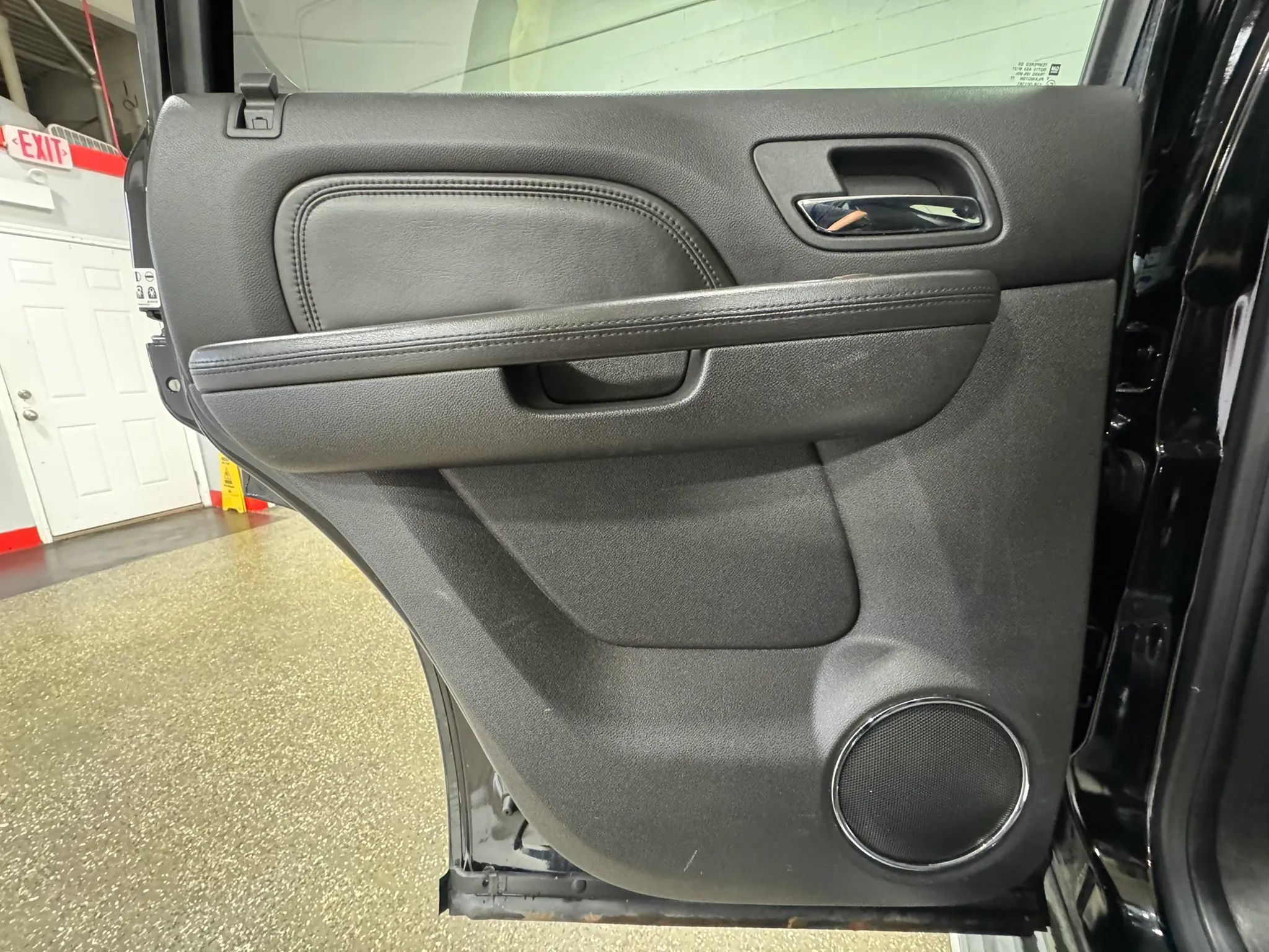 Used 2013 GMC Yukon Denali AWD/4WD image 31