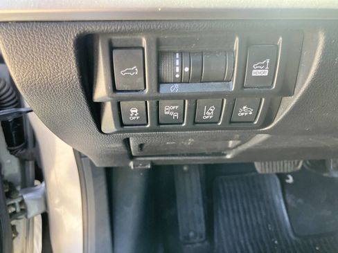Used 2018 Subaru Outback 2.5i Limited AWD/4WD image 15